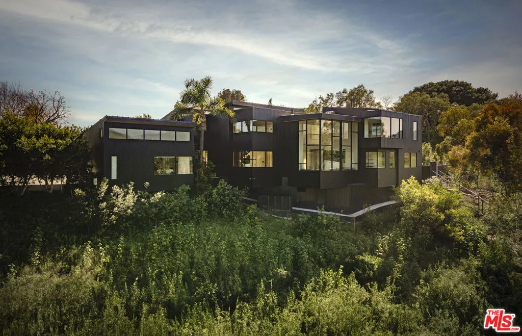 28869 Selfridge Drive, Malibu, California 90265 home-pic-1