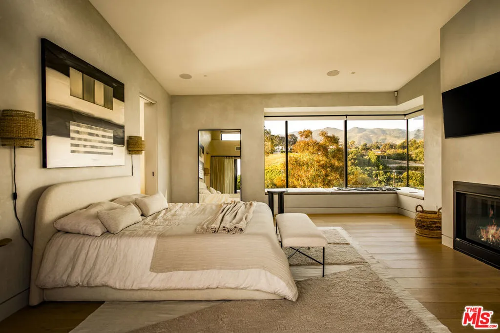 28869 Selfridge Drive, Malibu, California 90265 home-pic-15