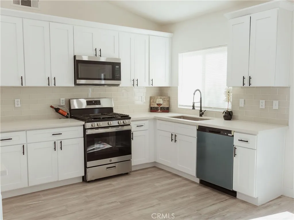 767 Clearwater, Perris, California 92571 home-pic-1