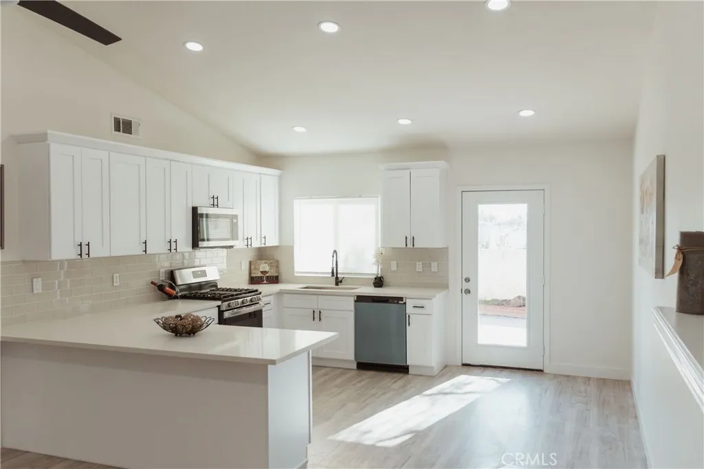 767 Clearwater, Perris, California 92571 home-pic-5