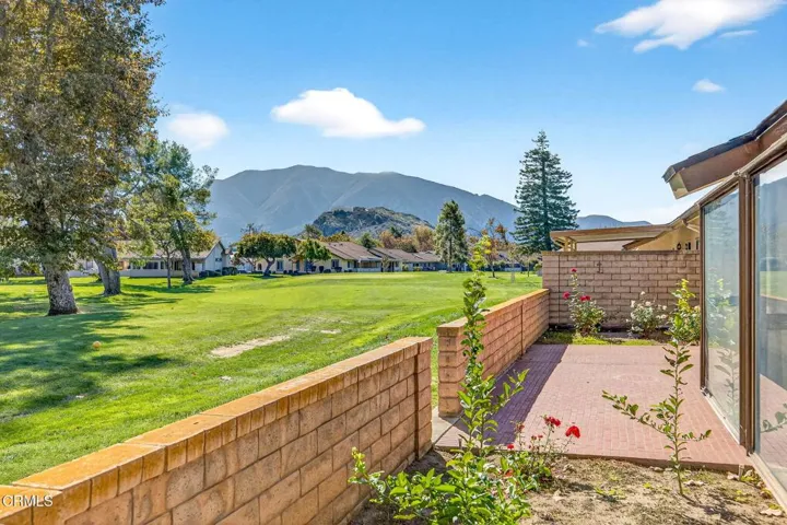 27-web-or-mls-UpmarketMedia_17164V-149
