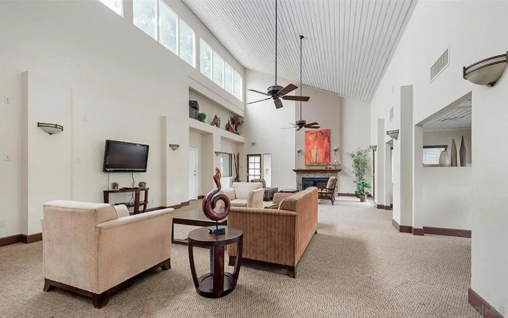 8561 Villa La Jolla Dr K, La Jolla, California 92037 home-pic-24