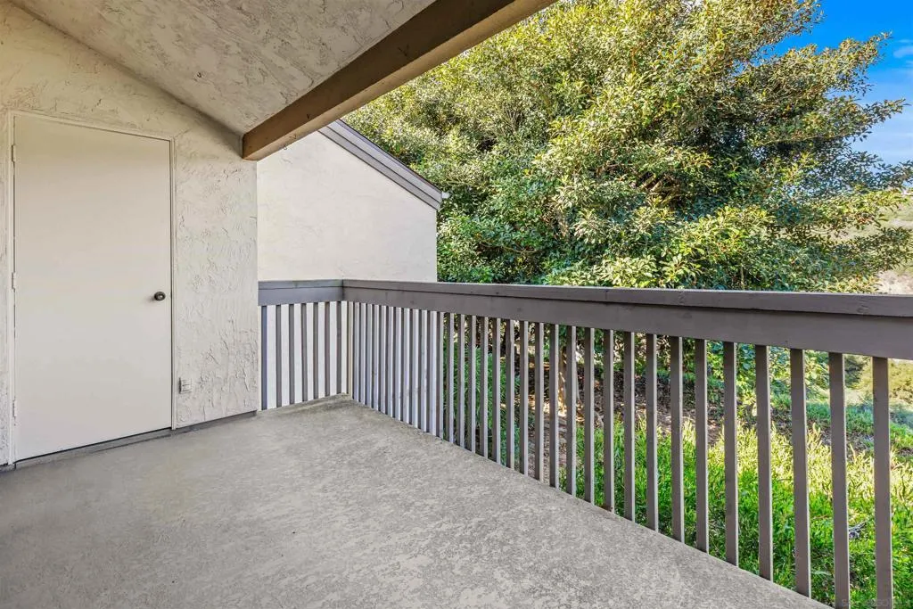 8561 Villa La Jolla Dr K, La Jolla, California 92037 home-pic-18