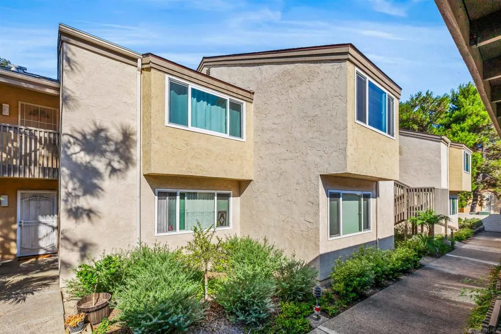 8561 Villa La Jolla Dr K, La Jolla, California 92037 home-pic-21