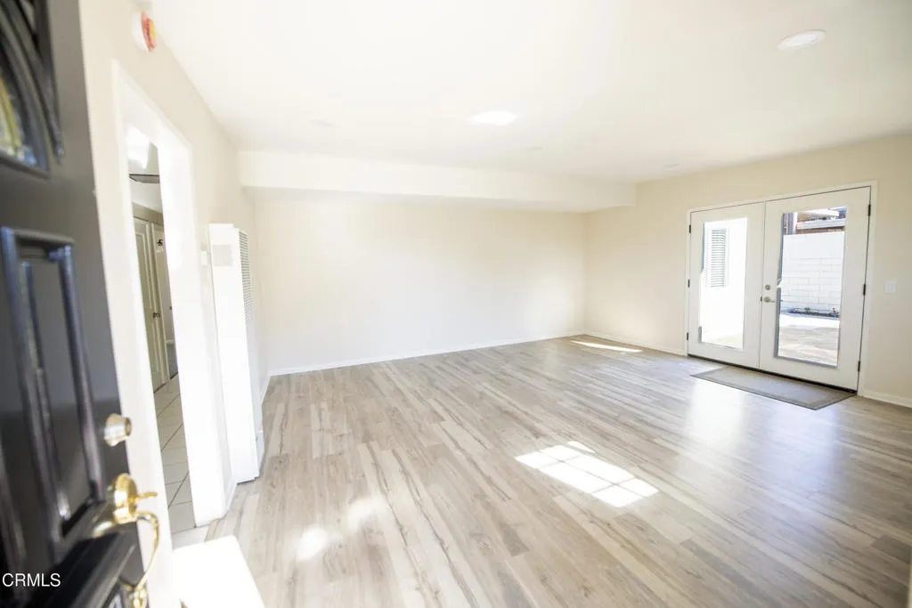 891 Salem Avenue, Oxnard, California 93036 home-pic-6