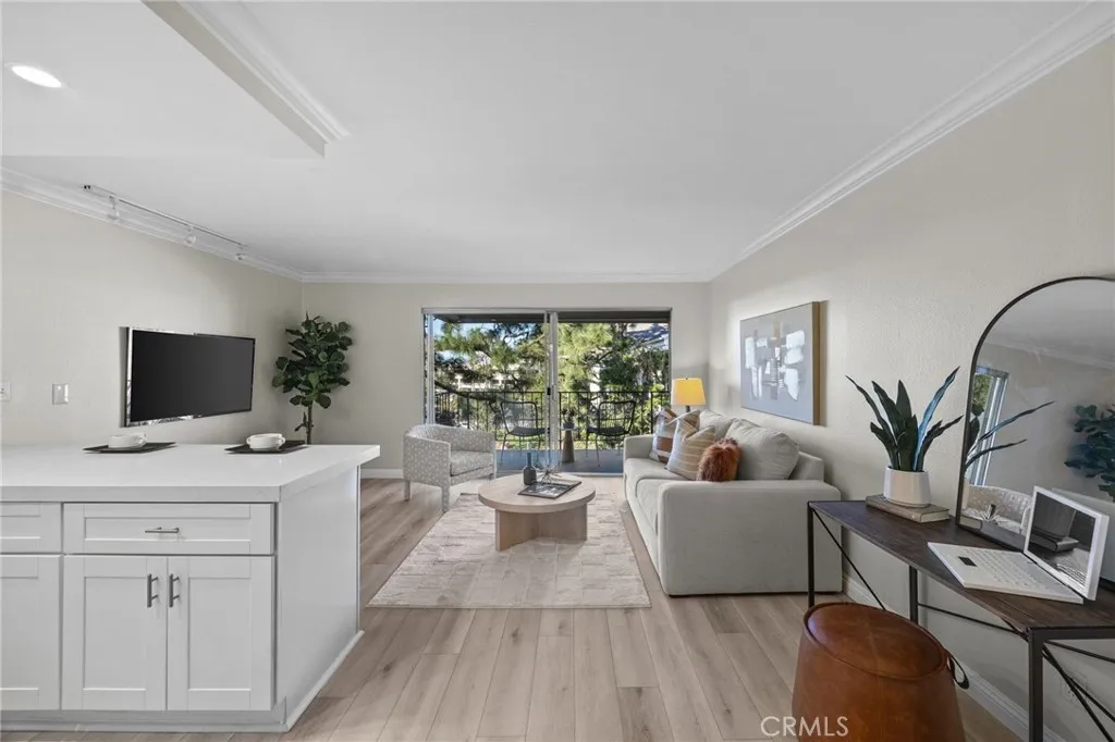 101 Scholz Plaza Ph19, Newport Beach, California 92663 home-pic-8