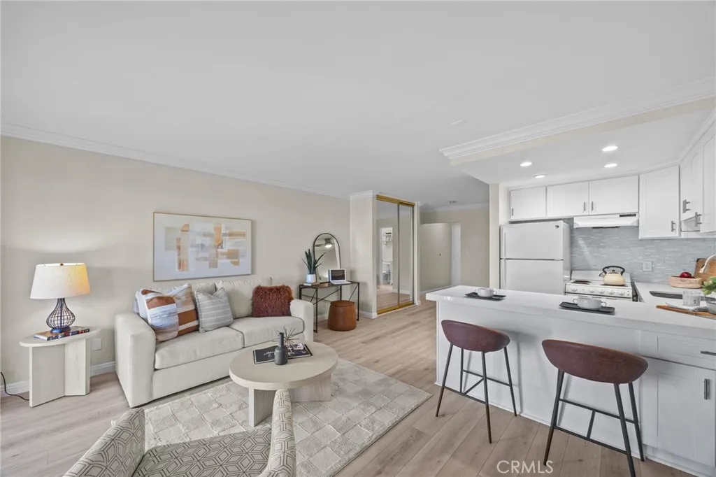 101 Scholz Plaza Ph19, Newport Beach, California 92663 home-pic-1