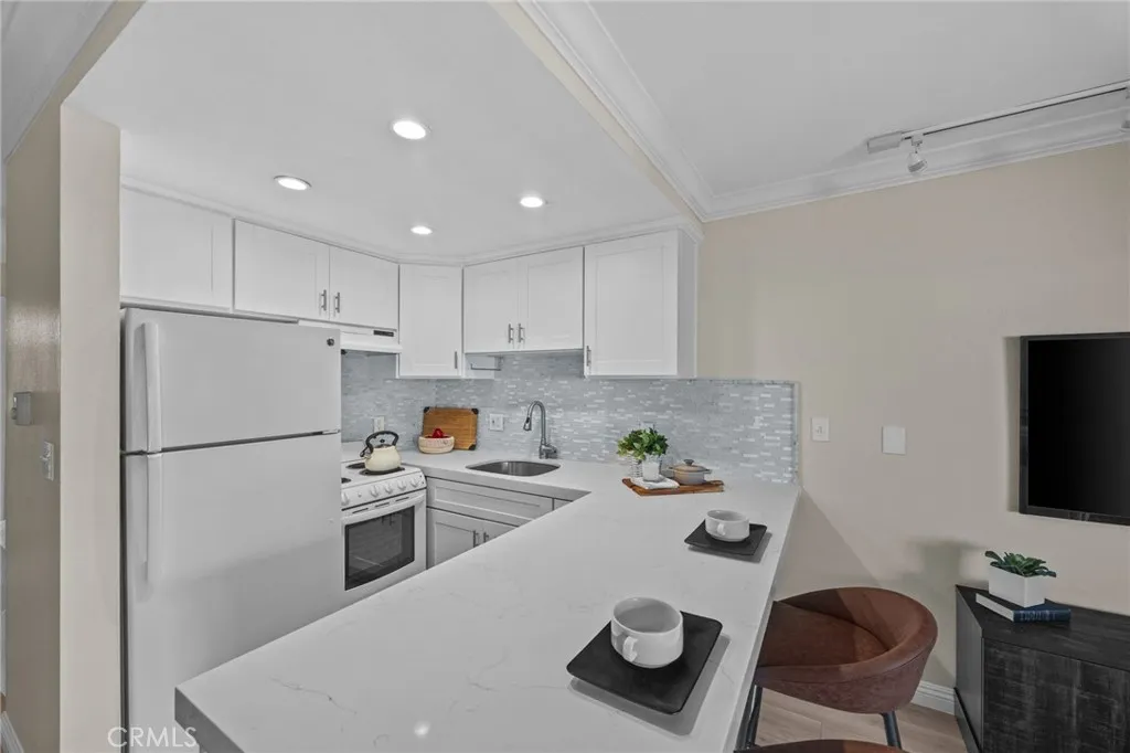 101 Scholz Plaza Ph19, Newport Beach, California 92663 home-pic-12
