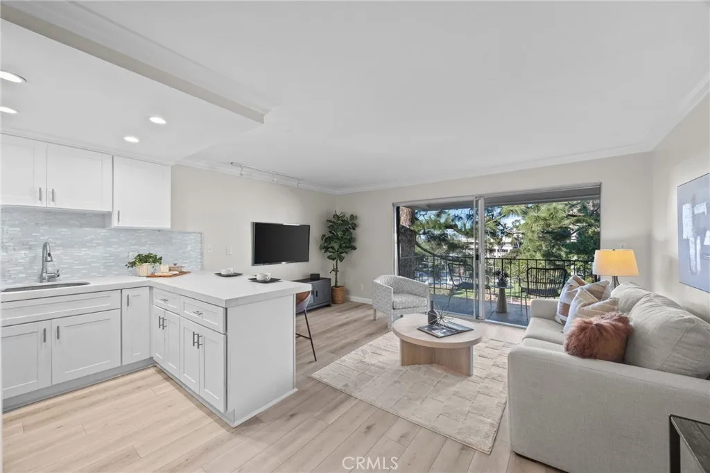 101 Scholz Plaza Ph19, Newport Beach, California 92663 home-pic-10