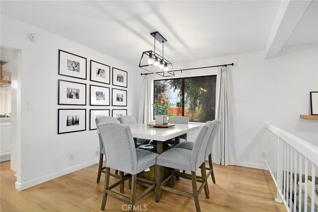18741 Hatteras Street 1, Tarzana, California 91356 home-pic-5