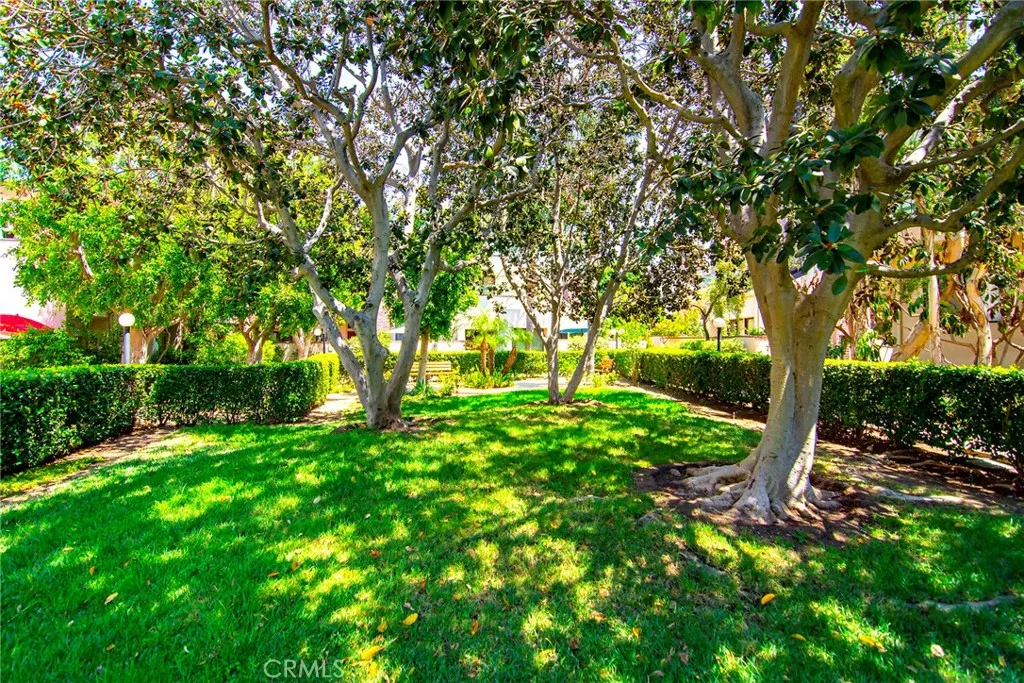 18741 Hatteras Street 1, Tarzana, California 91356 home-pic-27