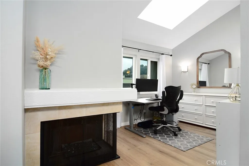 18741 Hatteras Street 1, Tarzana, California 91356 home-pic-15