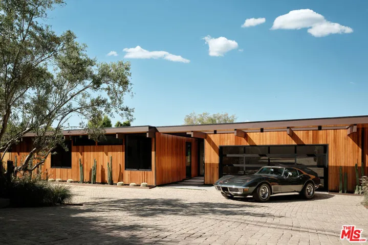 5637 Busch Drive, Malibu, California 90265