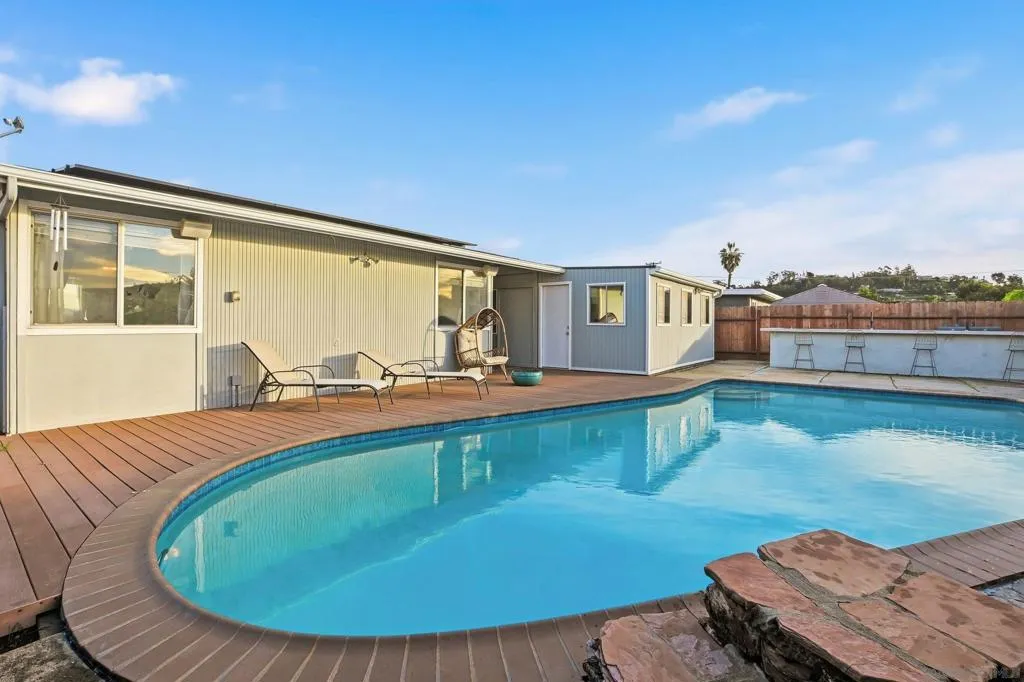 754 Alveda Avenue, El Cajon, California 92019 home-pic-1