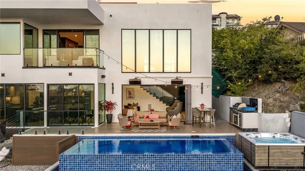 606 E Avenida San Juan, San Clemente, California 92672 home-pic-2