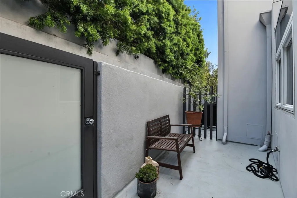 2203 3rd Street 1, Santa Monica, California 90405 home-pic-14