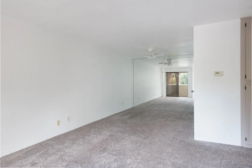 701 N Los Felices Circle W 208, Palm Springs, California 92262 home-pic-4