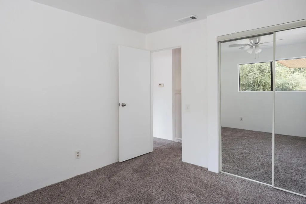 701 N Los Felices Circle W 208, Palm Springs, California 92262 home-pic-11