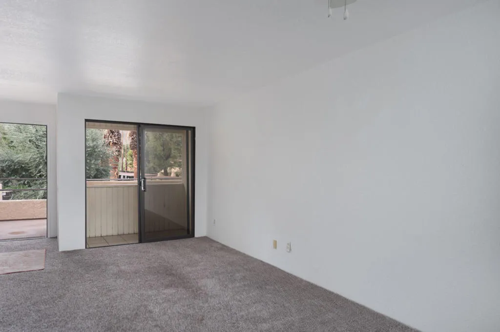701 N Los Felices Circle W 208, Palm Springs, California 92262 home-pic-6