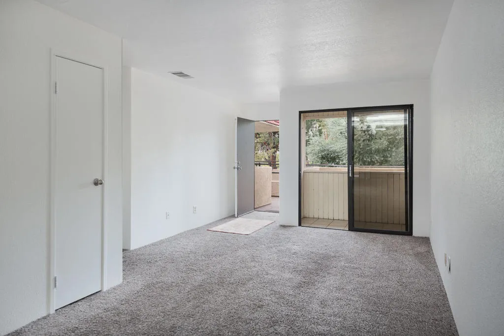 701 N Los Felices Circle W 208, Palm Springs, California 92262 home-pic-7