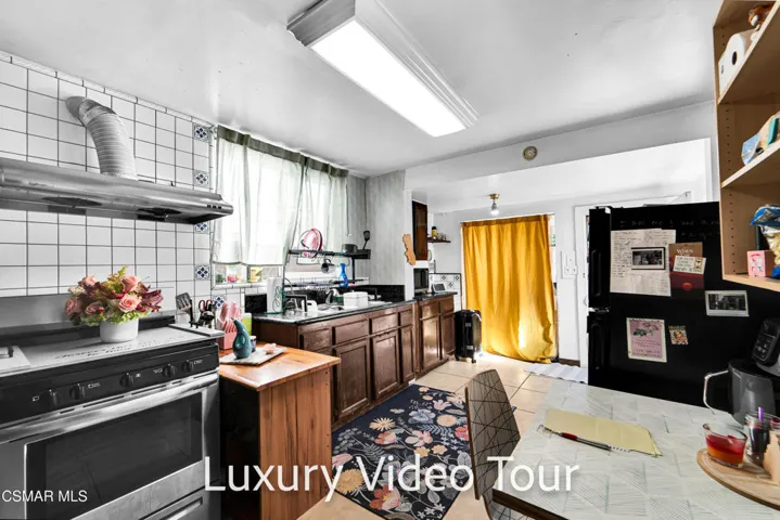 638 N Bunker Hill Ave-24