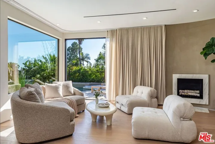 1705 Carla, Beverly Hills, California 90210