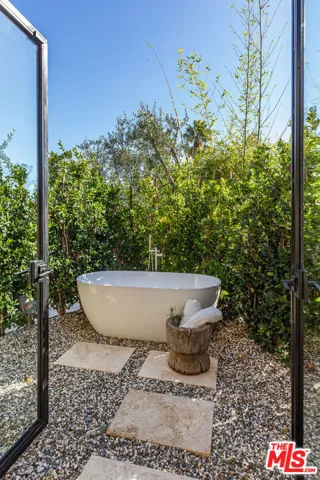 1705 Carla, Beverly Hills, California 90210