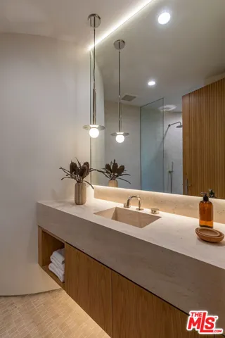 1705 Carla, Beverly Hills, California 90210