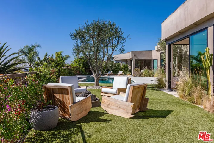 1705 Carla, Beverly Hills, California 90210