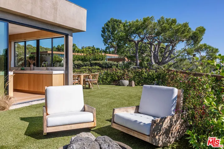 1705 Carla, Beverly Hills, California 90210