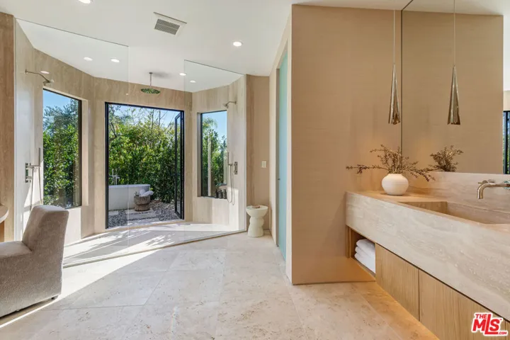 1705 Carla, Beverly Hills, California 90210
