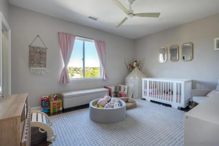 Bedroom that shares hall bath