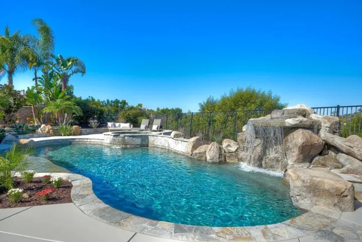 Swimming Pool/Hot Tub/Sauna
