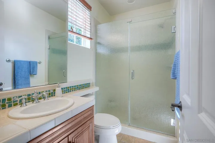 Ensuite bath for 1st floor bedroom