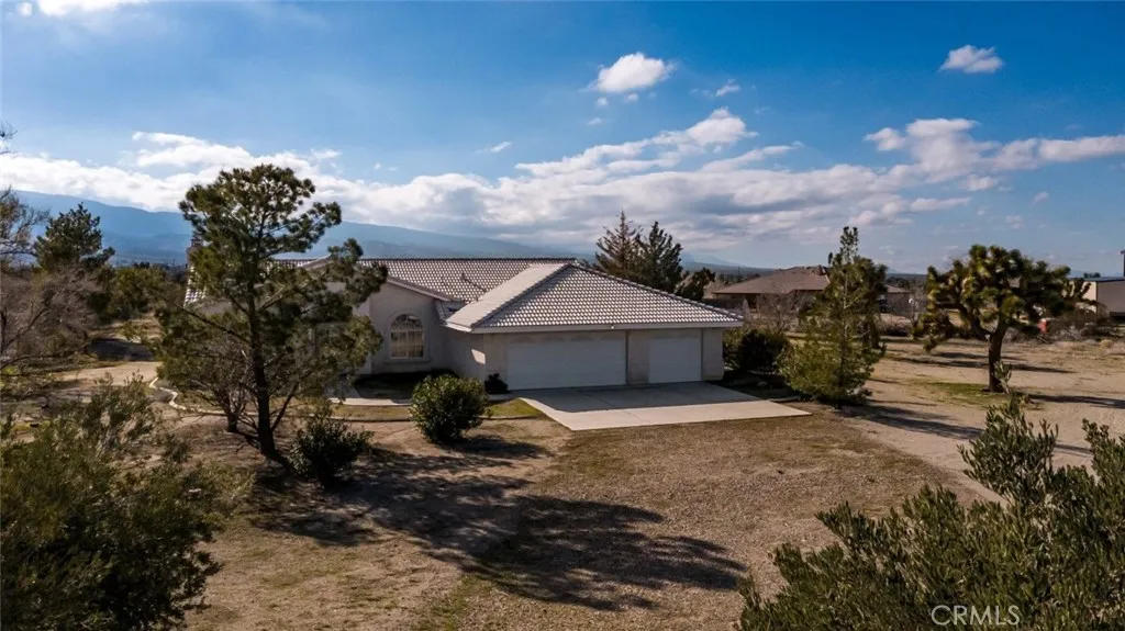12384 Redwood Road, Pinon Hills, California 92372 home-pic-1