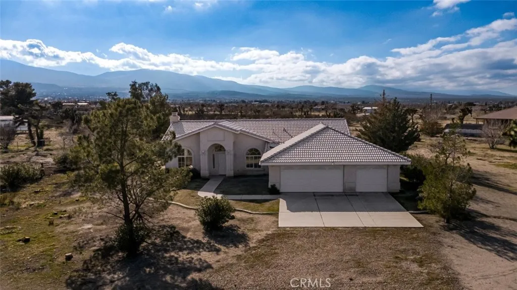 12384 Redwood Road, Pinon Hills, California 92372 home-pic-2