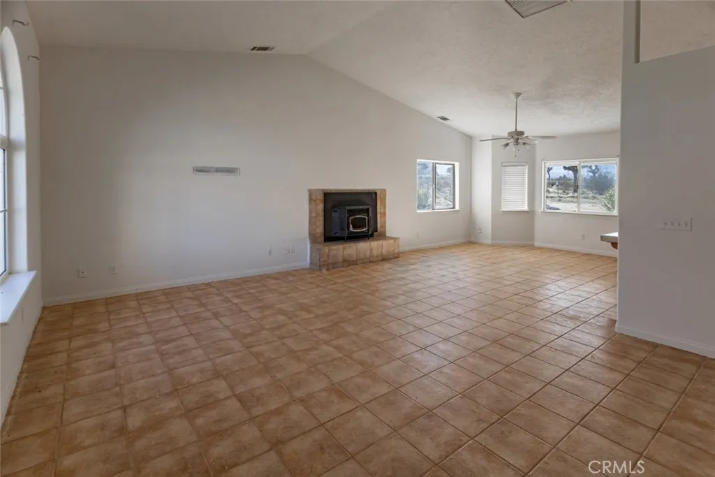 12384 Redwood Road, Pinon Hills, California 92372 home-pic-7