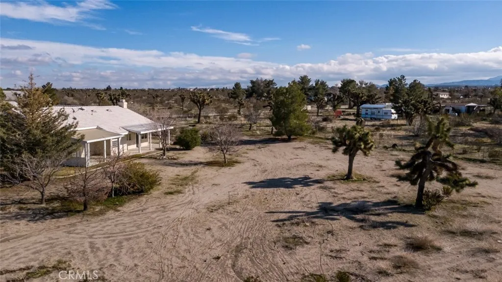 12384 Redwood Road, Pinon Hills, California 92372 home-pic-5