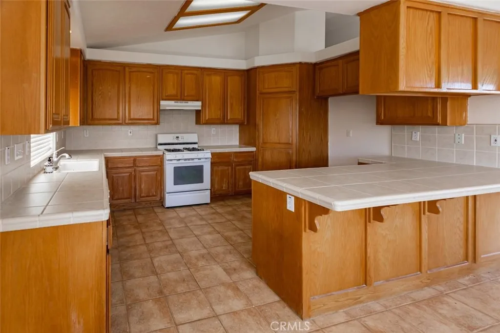 12384 Redwood Road, Pinon Hills, California 92372 home-pic-11