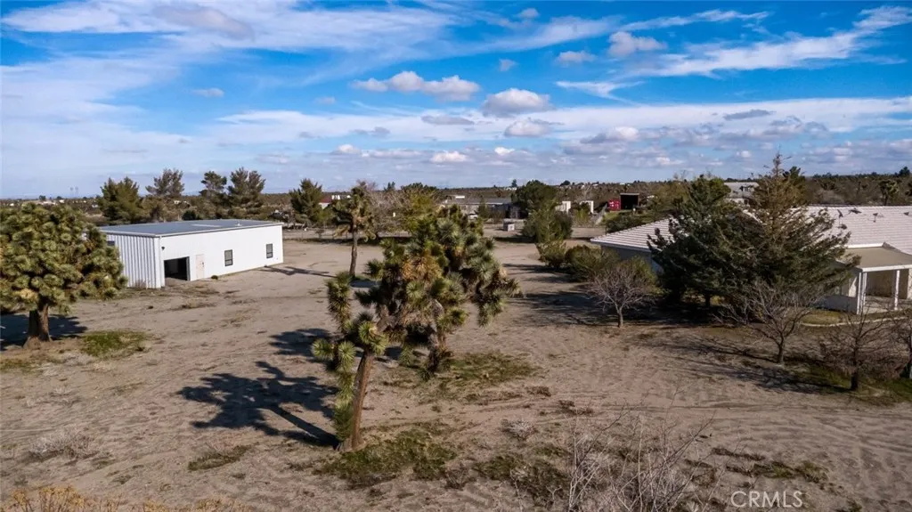 12384 Redwood Road, Pinon Hills, California 92372 home-pic-4