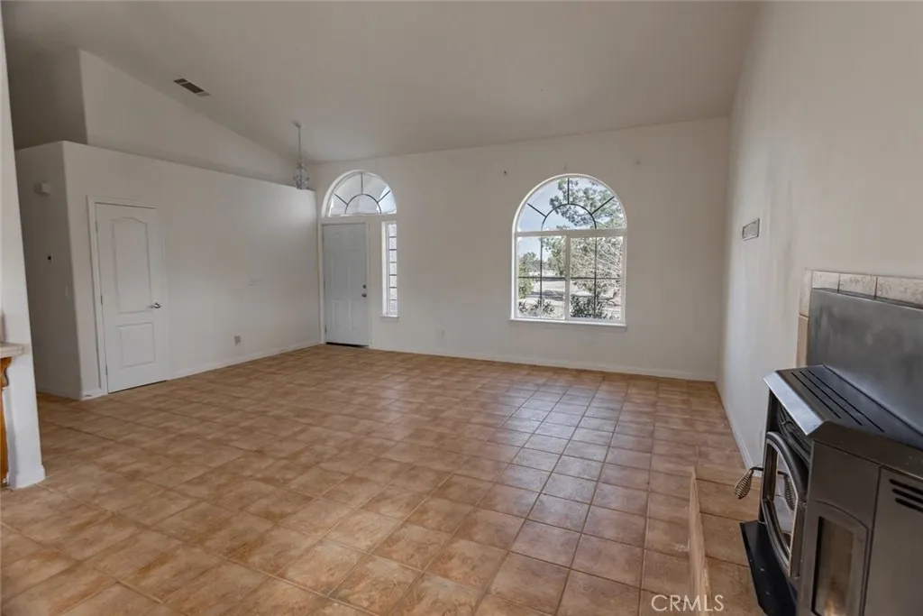 12384 Redwood Road, Pinon Hills, California 92372 home-pic-8