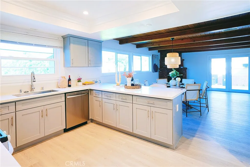 315 E Oakmont, Orange, California 92867 home-pic-11