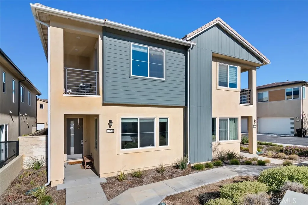 27226 Red Willow Court, Valencia, California 91381 home-pic-1