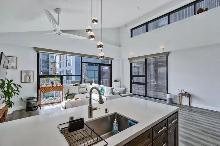 STUNNING OPEN KITCHEN FLOORPLAN-VAULTED CEILINGS-REMODELED KITCHEN-HARWOOD FLOORING-AMAZING CITY PETCO PARK VIEWS VIEWS