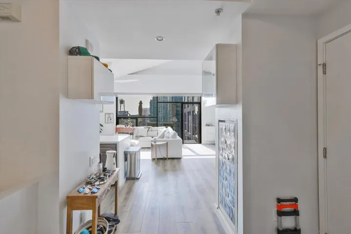 SPACIOUS ENTRY