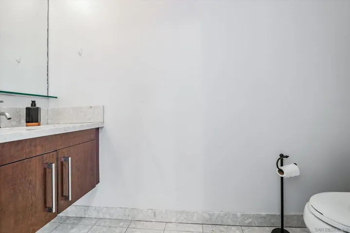 POWDER ROOM NEAR ENTRY