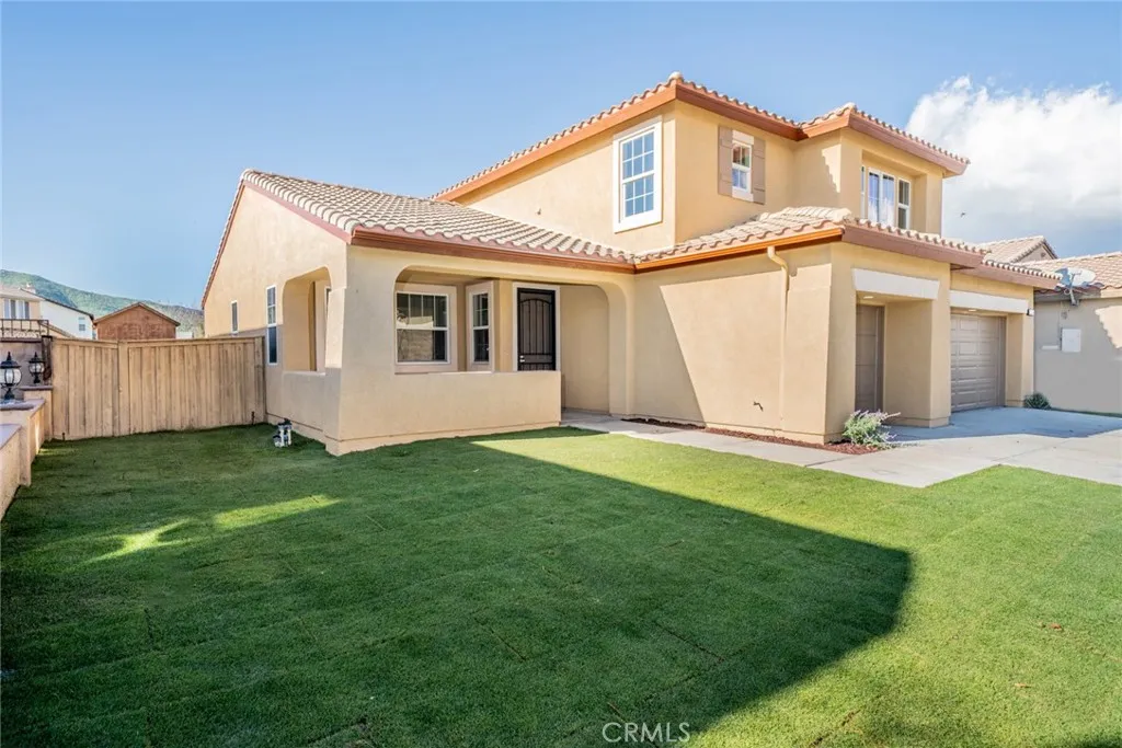 230 Northwood, San Jacinto, California 92582 home-pic-2