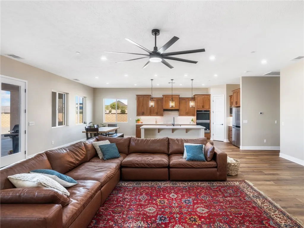 19568 Arcata Road, Apple Valley, California 92307 home-pic-12