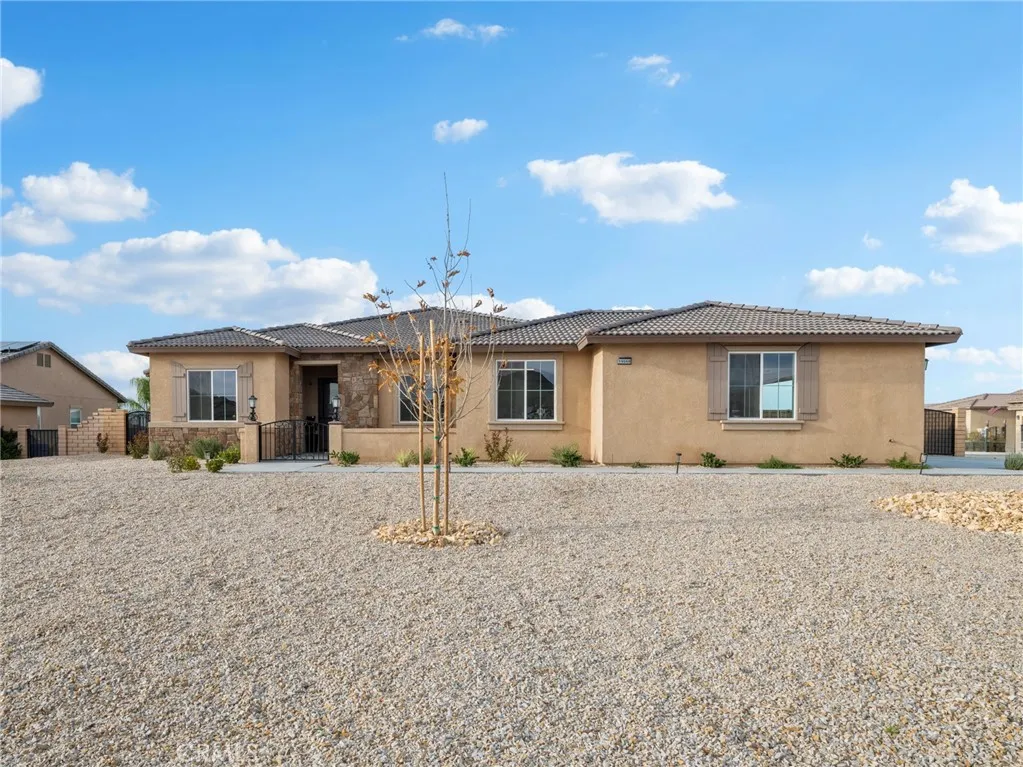 19568 Arcata Road, Apple Valley, California 92307 home-pic-2