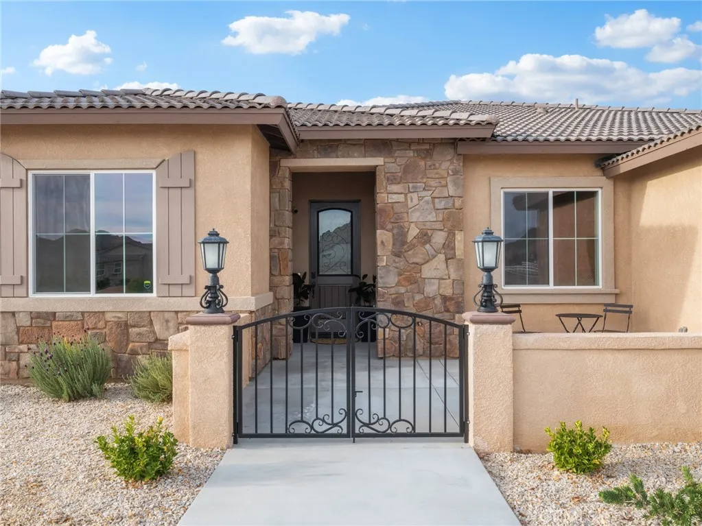 19568 Arcata Road, Apple Valley, California 92307 home-pic-6